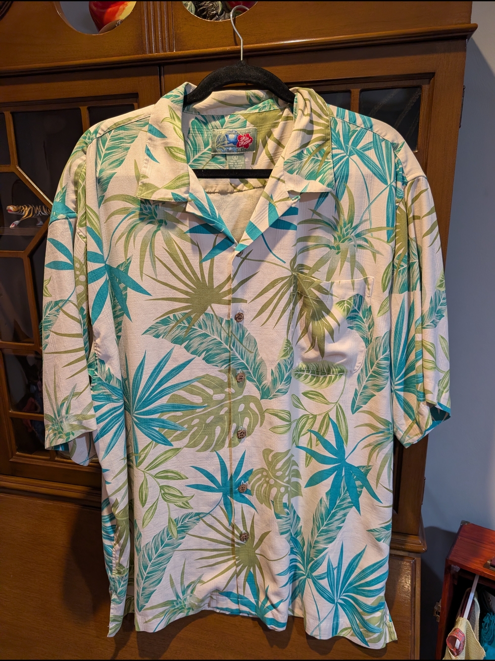 Hilo Hattie White Short-Sleeve Shirt with Teal & Olive Leaf Print XL